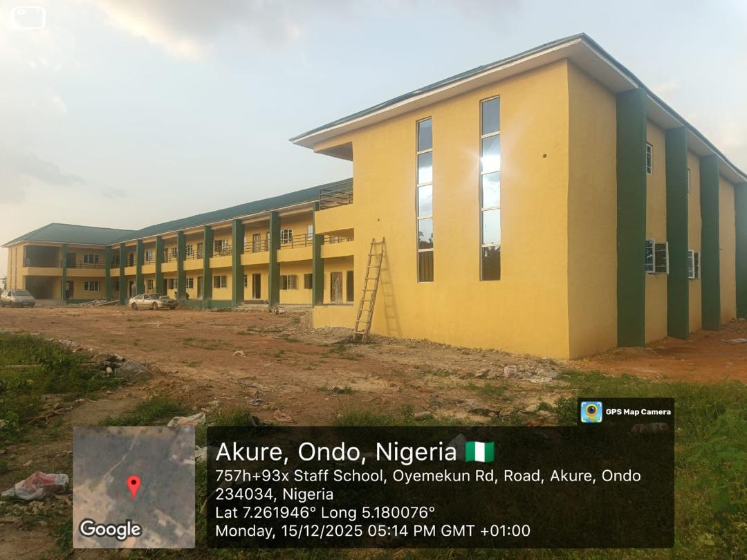 12NR classroom block — structural progress, Oyemekun Grammar School